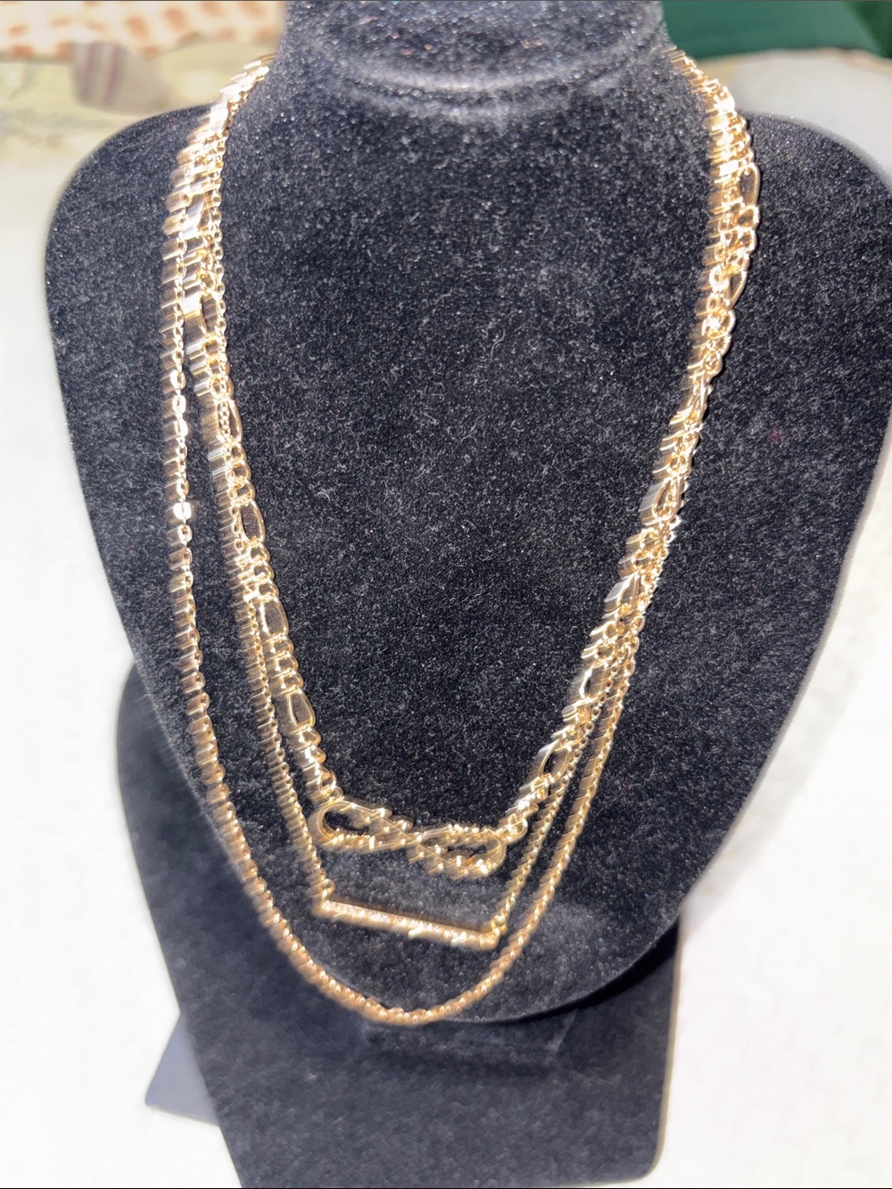 Aura Gold Layered Women's Necklace - Elegant Multi-Chain Jewelry